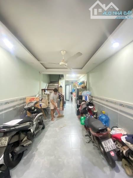 NHÀ ĐẸP SÁT PHAN XÍCH LONG - 40M2 - 4TẦNG - CHỈ 8.X TỶ - HẺM XE TẢI - PHÚ NHUẬN .