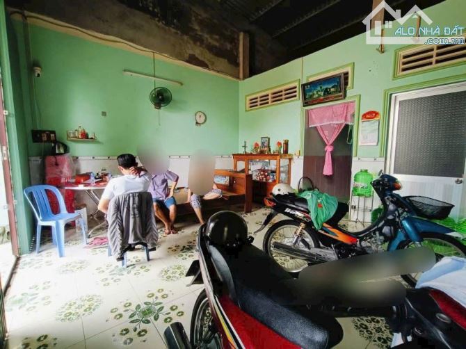 Bán gấp căn nhà 79m2 Tân Xuân Hóc Môn giá 760 triệu shr