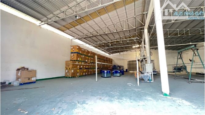XT504 nhà xưởng kho bãi chứa hàng cho thuê lâu dài, khung thép kiên cố. trống kho