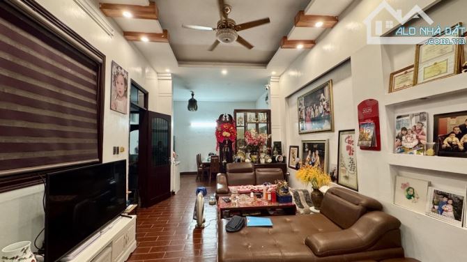 25.99 tỷ/81 M2/6.6 Mt/ Nguyễn Sơn/ Ô tô Chánh