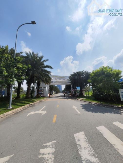 Tương lai 3MT ngay vành đai 3-Trường Lưu-Long Trường Đất Lớn -8579m-nhỉnh 17Tr/m-RẺ 50%tt