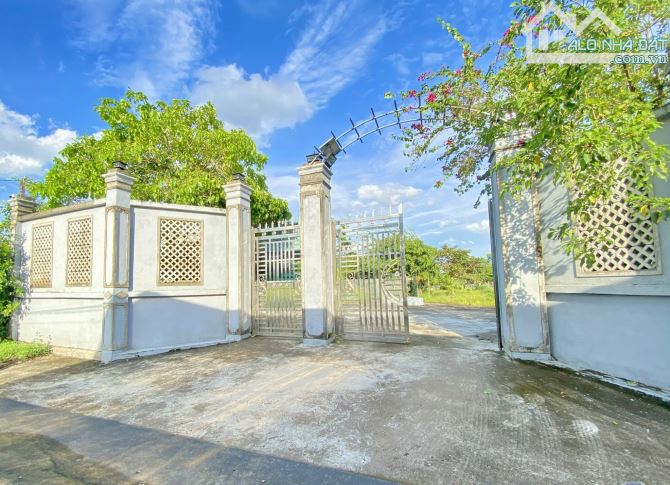 Nhà vườn _DT 2132 m2 có hồ sinh thái - thoáng mát - cây ăn trái, xã Tân Trạch, Cần Đước LA