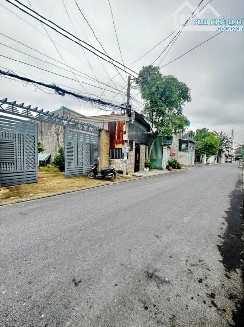 BÁN ĐẤT KP3 TRẢNG DÀI 748M2 SỔ RIÊNG THỔ CƯ CÁCH ĐỒNG KHỞI 200M CHỈ 8 TỶ 990 TRIỆU