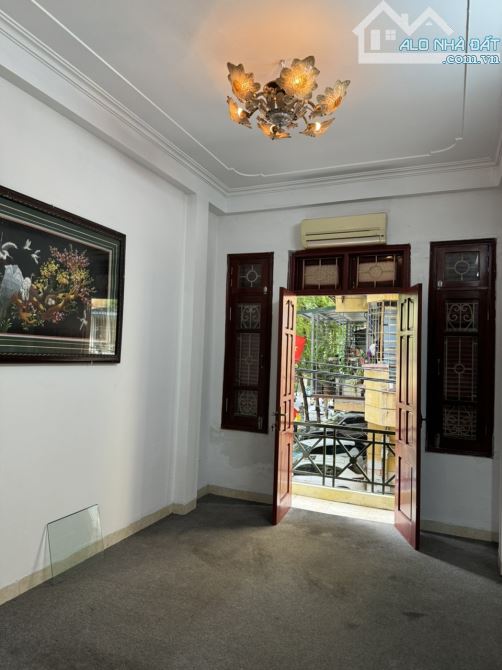 Cho thuê nhà 376 Bưởi 5 tầng, oto đỗ cuẩ ở và làm văn phòng