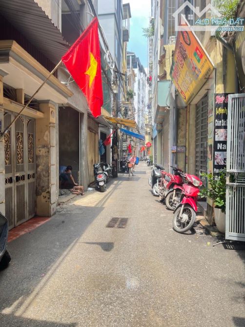 Nhà chính chủ ở Kim Giang, 45 m2, mặt ngõ thông, ô tô, kinh doanh, giá tốt