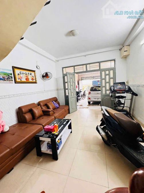NHÀ Ở NGAY, 2 TẦNG, DT 81M2 (4x22), HẺM OTO VÀO NHÀ, 3 ĐỒNG TL