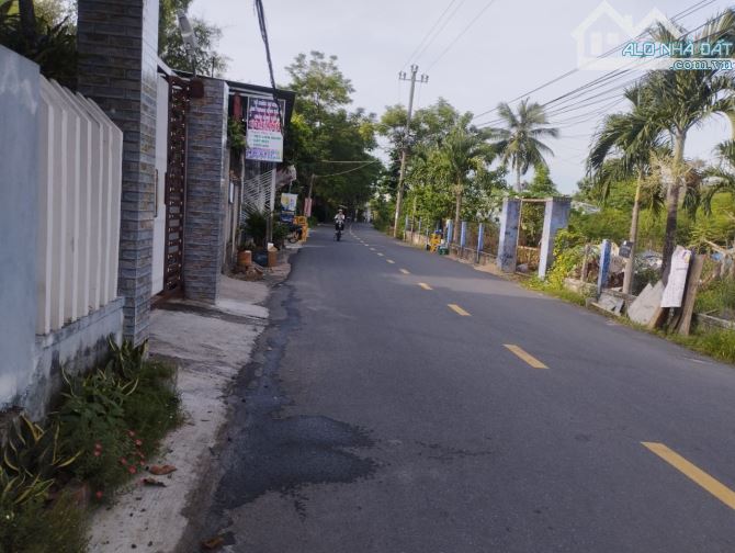 Chính chủ gửi bán lô đất gần chợ Lệ Trạch đường nhựa 7m5 giá 1ty2xx
