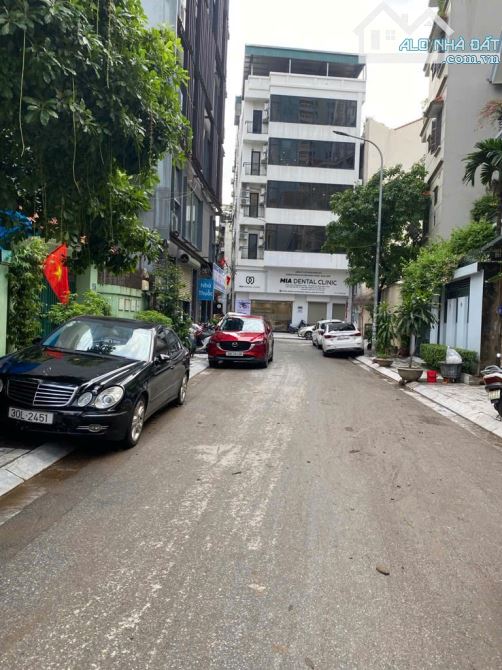 Căn chung cư Xuân La 52m, tầng 1, 2 ngủ, thang máy, full nội thất!