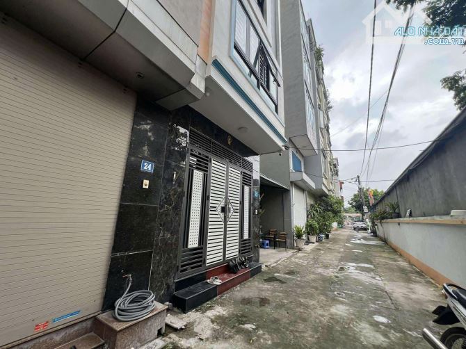 Hàng hiếm tại Vườn Hồng–Lai Xá–Hoài Đức: 42m², xây 4.5 tầng, MT gần 4m, 2 thoáng, đường 6m