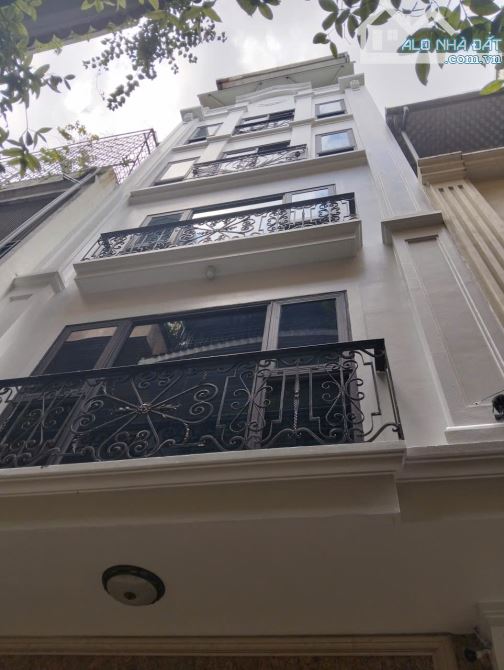 Toà văn phòng Ngõ 163 Hoàng Ngân trước nhà công viên 106m2 x 7 tầng MT 7.2m, giá 43 tỷ