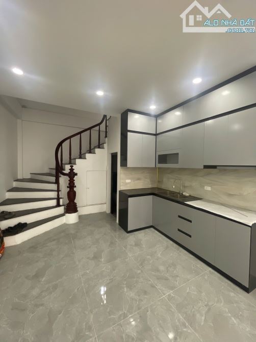 CỦA HIẾM - VIỆT HƯNG, 2 NHÀ RA PHỐ OTO TRÁNH, 35M2, 5 TẦNG, MT: 4M, GIÁ 10.85 TỶ