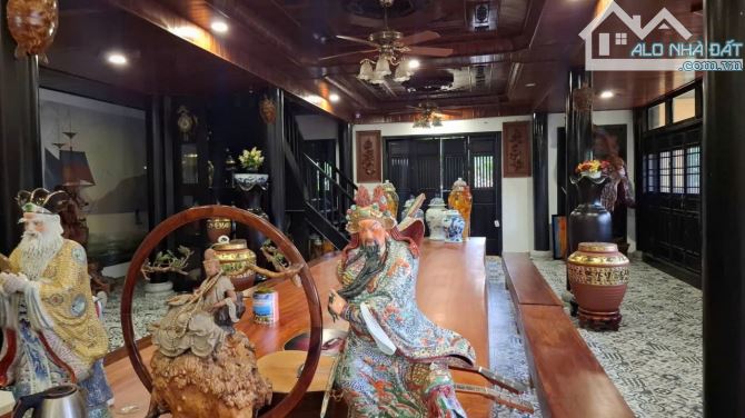 Bán căn biệt thự khủng vip Vùng Trung biển Tân Trà