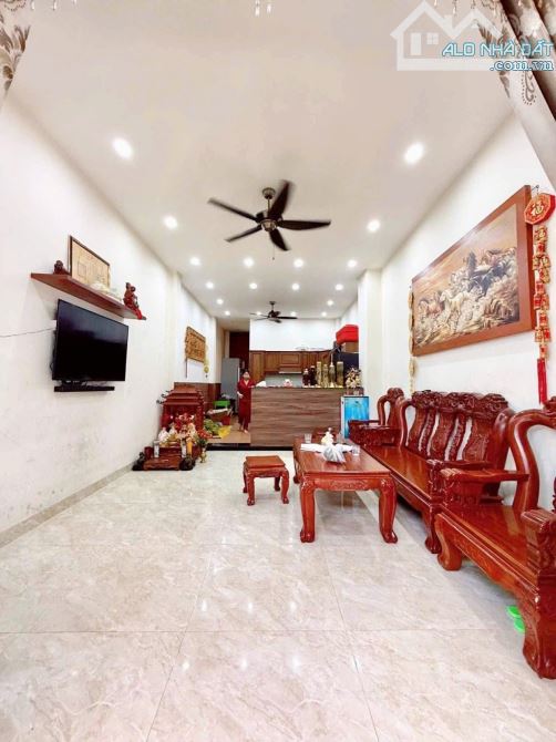 🏡 NHÀ 3 TẦNG – 2 MẶT KIỆT – HOÀNG DIỆU – HẢI CHÂU – GẦN CÔNG VIÊN 💰 Chỉ 3.75 tỷ – Sổ nở
