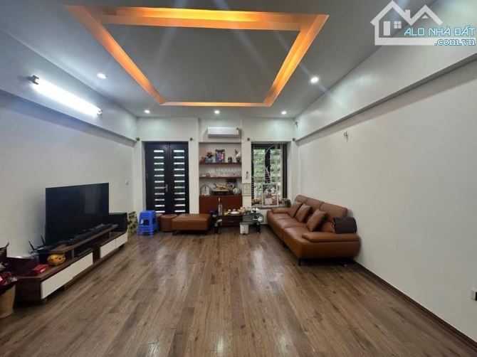 CHIẾN THẮNG ,LIỀN KỀ -80M- 5 TẦNG - CHỈ 22 TỶ VIEW VƯỜN HOA - HAI THOÁNG - FULL NỘI THẤT