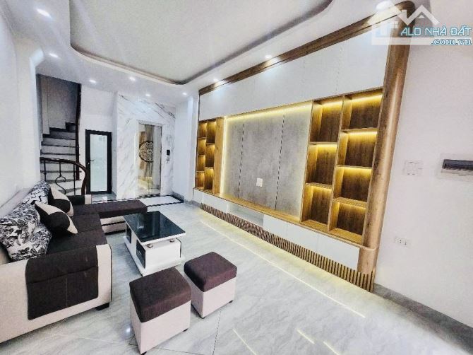 🏡 Nhà mới 6 tầng – thang máy – ô tô 7 chỗ đỗ cửa - gần trục Tây Thăng Long