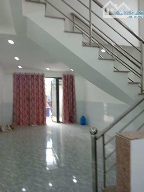 Bán nhà đẹp 2 tầng ,xe hơi đỗ cửa .Lê Văn Lương,Nhà Bè .Giá 3.55 tỷ.