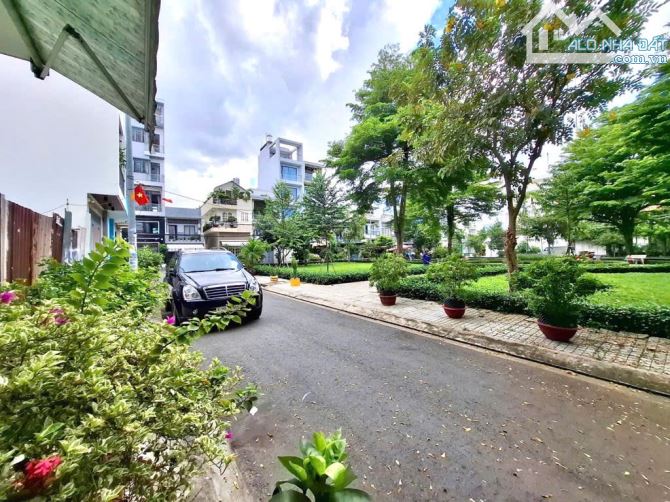 Bán Nhà KDC View Công Viên 105m2(6x17.5), 3 Tầng Tạ Quang Bửu Quận 8