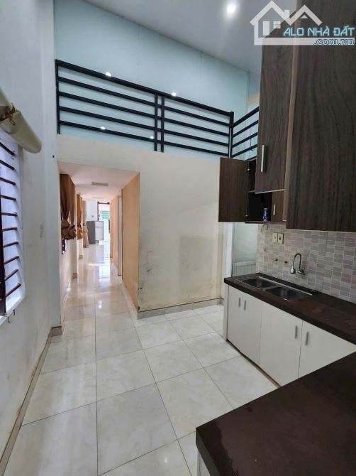 NHÀ GÁC LỮNG KIỆT NGUYỄN LỘ TRẠCH (XUÂN PHÚ) GẦN QUẢNG TRƯỜNG