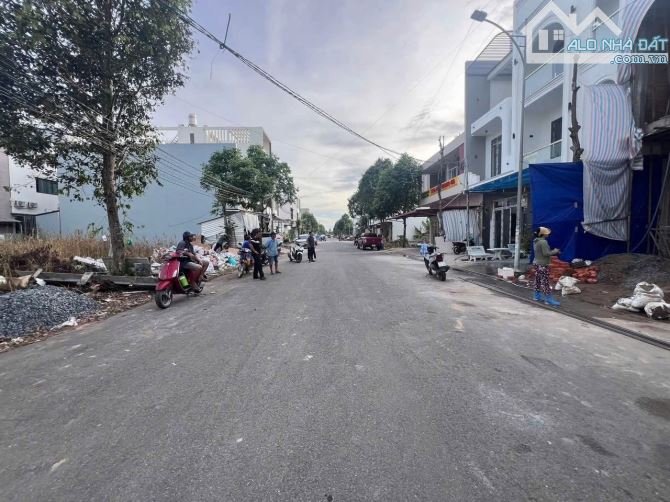BÁN CẶP NỀN ĐẸP ĐƯỜNG D7 KDC HỒNG LOAN , HƯỚNG ĐÔNG NAM SỔ HỒNG