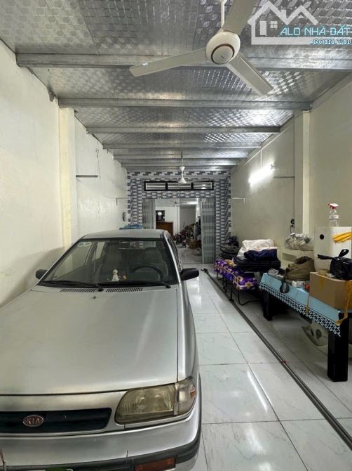 Bán nhà Tân Bình – Xe hơi ngủ trong nhà – 1 trục sát mặt tiền