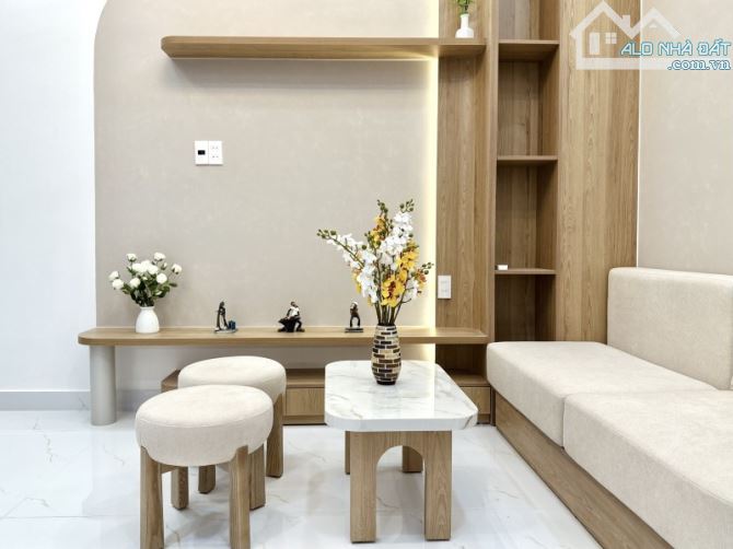 BÁN NHÀ FULL NỘI THẤT - NGUYỄN TRỌNG TUYỂN, PHÚ NHUẬN - SAU LƯNG MẶT TIỀN – 24M2- 5.9 TỶ