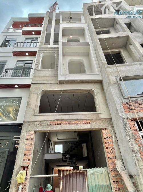 NHÀ BÁN HẺM 58 ĐỒNG NAI – QUẬN 10 – DT: 5.8X11M – KC: 2 LẦU, SÂN THƯỢNG – HĐT: TỰ DO – GIÁ