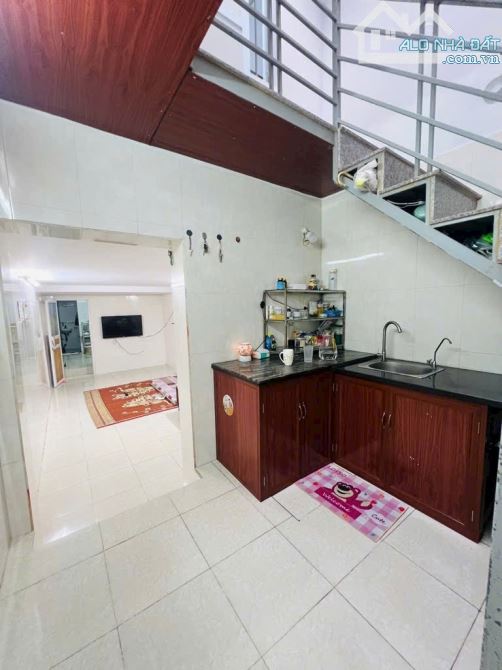 Bán nhà đẹp Vỉa hè Đường Ô tô tránh 2,5 tầng ngõ thoáng Yên Ngưu Tam Hiệp Thanh Trì Diện t