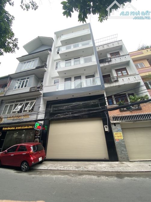 Bán nhà hẻm Giải Phóng, P4, Tân Bình. Vị trí đẹp đối diện Vincom - 5mx22m - 3 tầng giá 17.