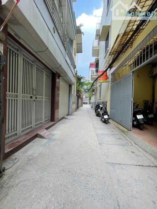 30M Ra Phố Đội Cấn, Lô Góc 3 Thoáng, Gần Hồ, 37m2*4T MT 3.8M Chào 8.4 Tỷ