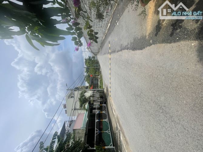 CHỦ GỬI LÔ ĐẤT KẾ VẠN PHÚC CITY, 57m2, 4,5 X 12,6 ĐƯỜNG Ô TÔ 5m2. 5TỶ CÒN THƯƠNG LƯỢNG