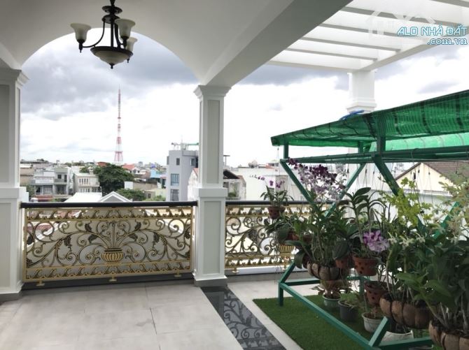 Chủ Nhiệt Bán Gấp Nhà Cực Đẹp 2 Mặt Tiền Trung Tâm Q9, 72m2, Chỉ 12,5 Tỷ TL, Bao Hoàn Công