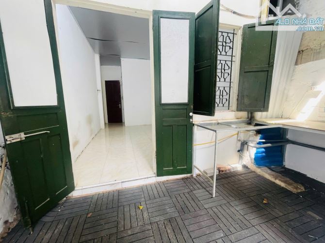 Bán Nhà Cầu Giấy Cực Hiếm, Giá Đầu Tư Của Đầu Tư, 15m Ra Ô Tô, 34m2, 2Tầng, 5.8 Tỷ