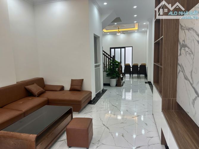 Bán nhà Ngọc Hồi – 61m², 4 tầng, 2 thoáng, SĐCC, gần QL1, giá rẻ