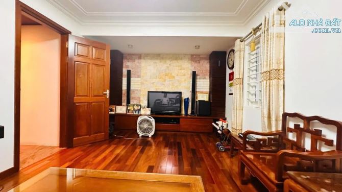 Bán nhà Hào Nam 48m2 vị trí đẹp ngõ ô tô nở hậu gần ô tô tránh 5.9 tỷ