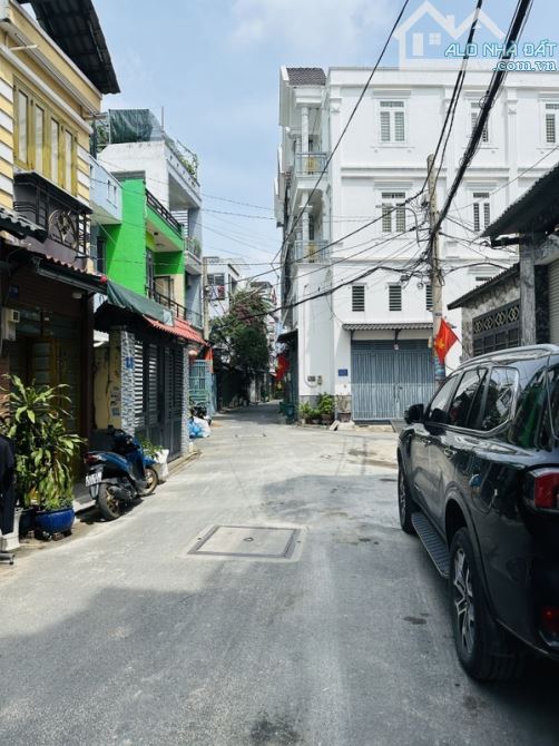 NHÀ CHÍNH CHỦ BTCT 3,5 TẤM – HXH 8M – XE HƠI NGỦ TRONG NHÀ