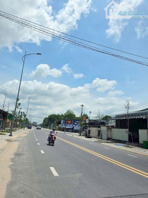 BÁN LÔ ĐẤT MT DX002 PHÚ MỸ NHỰA 18M. DT 10×47M TC 100M. GIÁ 30TR/M