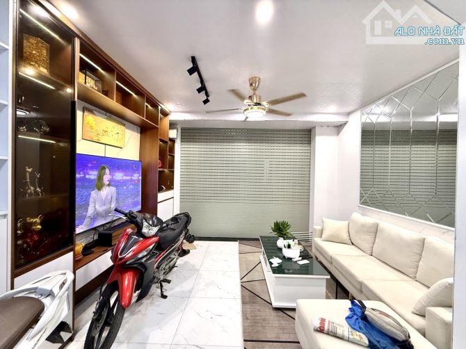 Bán nhà Ngõ Văn Hương 23m2 nhà mới đẹp mặt tiền rộng đủ nội thất ở luôn 5.65 tỷ