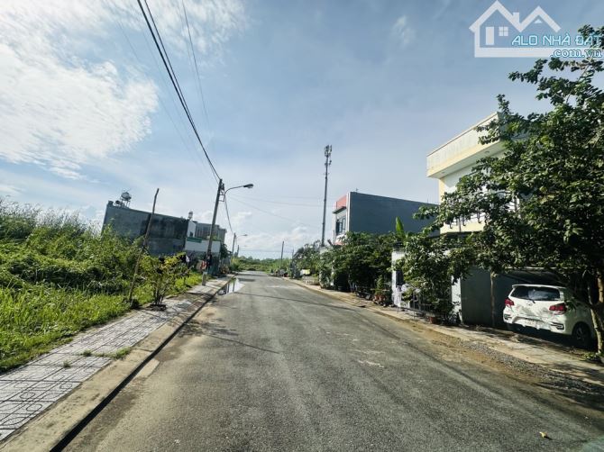 Nhỉnh 2 tỷ- Đất ở- Đường nhựa 8m- Dự Án Đs.8 Long Phước Q9
