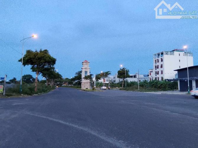 Siêu Phẩm Lô Góc 3 Mặt Tiền Trần Đại Nghĩa – 2.386m² – Giá Chỉ 105 Tỷ!