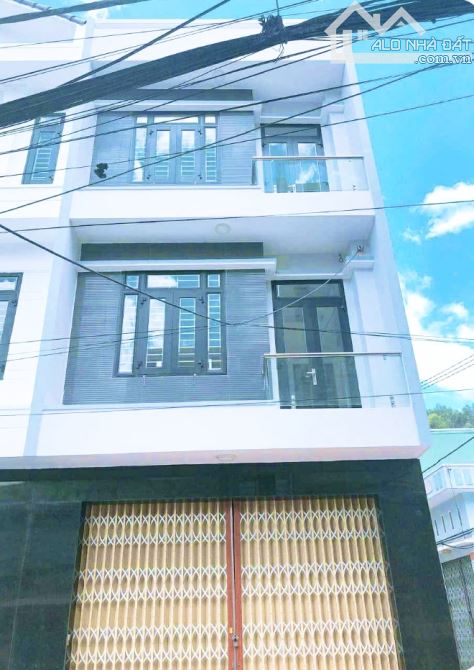 CHUYỂN NHƯỢNG NHÀ GÓC 3 TẦNG THOÁNG, 49,3m2 n:4,8m, ĐƯỜNG Ô TÔ LÊ CÔNG MIỄN, QUI NHƠN