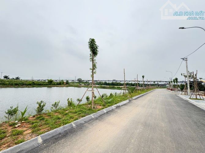 🌹🌹,ĐƯỜNG 2 NGÕ LỚN-Ô TÔ ĐỖ 2 BÊN-GIÁ CỰC HÓT-CHỈ 37TR/M2-500M ĐẾN CẦU THĂNG LONG-GẦN DỰ