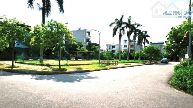 Bán lô đất đường đôi trục chính khu Quân Đội Cẩm Khê, Tứ Minh, Tây Hải Phòng, 82.13m2