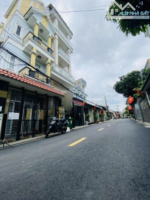 Bán Nhà Thới An - hẻm xe tải - vài chục mét ra mặt tiền Lê Thị Riêng - QuậN 12.  🏘️ 4tầng