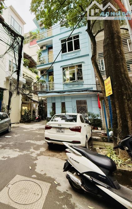 NHÀ MẶT NGÕ Ô TÔ 7 CHỖ, PHÂN LÔ QUÂN ĐỘI – GIÁ CỰC KÌ HIẾM, NẰM NGAY NGÃ TƯ SỞ