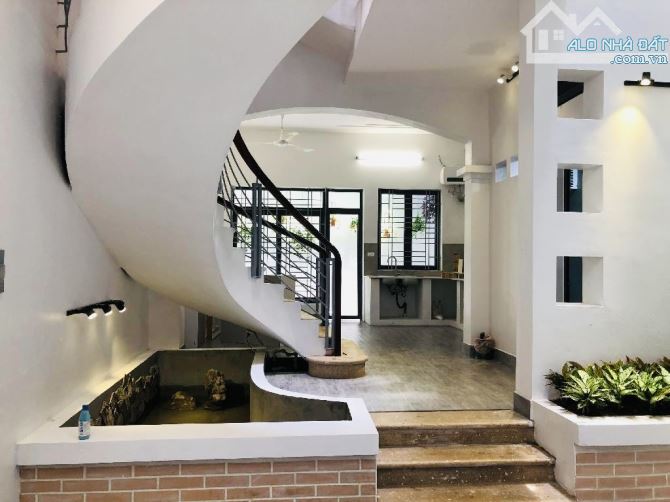 Nhà Trần cung cầu giấy 4 tầng 80m, MT 4,8m, giá 12,99 tỷ, ngõ nông, ô tô đỗ, full nội thất