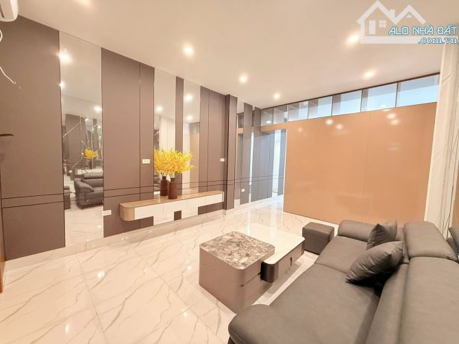 💥Siêu Tập thể Thái Thịnh 115m2, 3 ngủ, Nội thất cực chất, trung tâm Đống Đa, hơn 4 tỷ