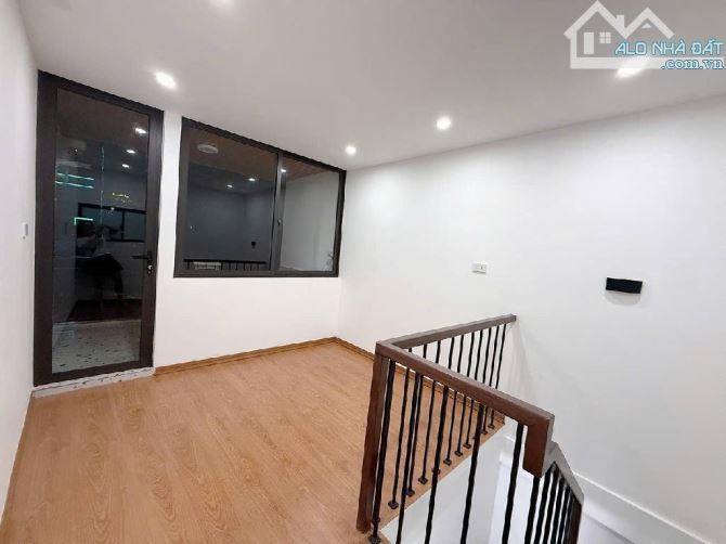 HƠN 4 TỴ- LÁNG HẠ- NGÕ THÔNG MAI ANH TUẤN- HỒ HOÀNG CẦU- 20M*5T- 3 NGỦ- NHÀ MỚI KÍNH KOONG - 10