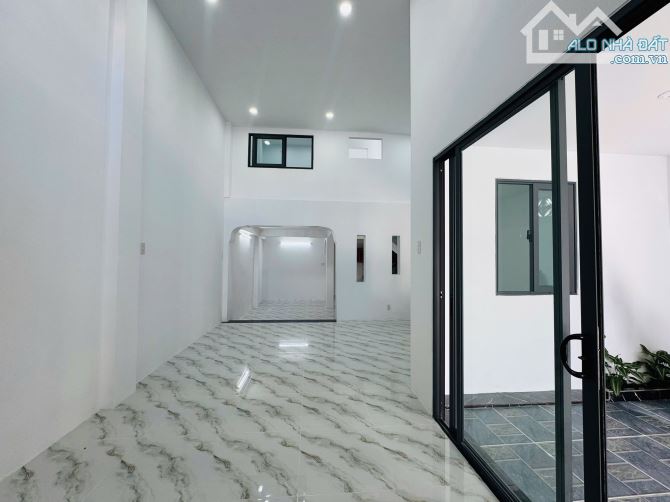 bán nhà đẹp góc 2 mặt tiền,ô tô đậu trong nhà,lê hồng phong, phước hải, giá chỉ 5,7 tỉ - 10