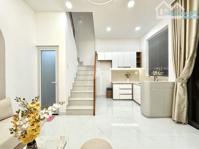 BÁN NHÀ FULL NỘI THẤT - NGUYỄN TRỌNG TUYỂN, PHÚ NHUẬN - SAU LƯNG MẶT TIỀN – 24M2- 5.9 TỶ - 10
