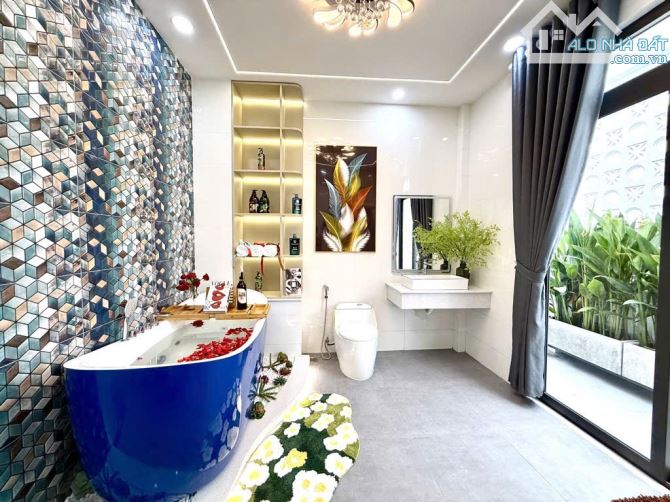 Nhà mới xây 100%  Xe hơi vào nhà  Phạm Văn Chiêu  P16 Gò Vấp  50m2 x(5 tầng)  Giá 9.29tỷ - 10